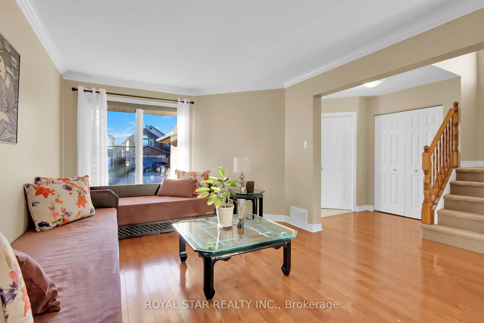 Photo 8 of 90 Longshire Circle, Ottawa, Barrhaven - Longfields — HOMEH