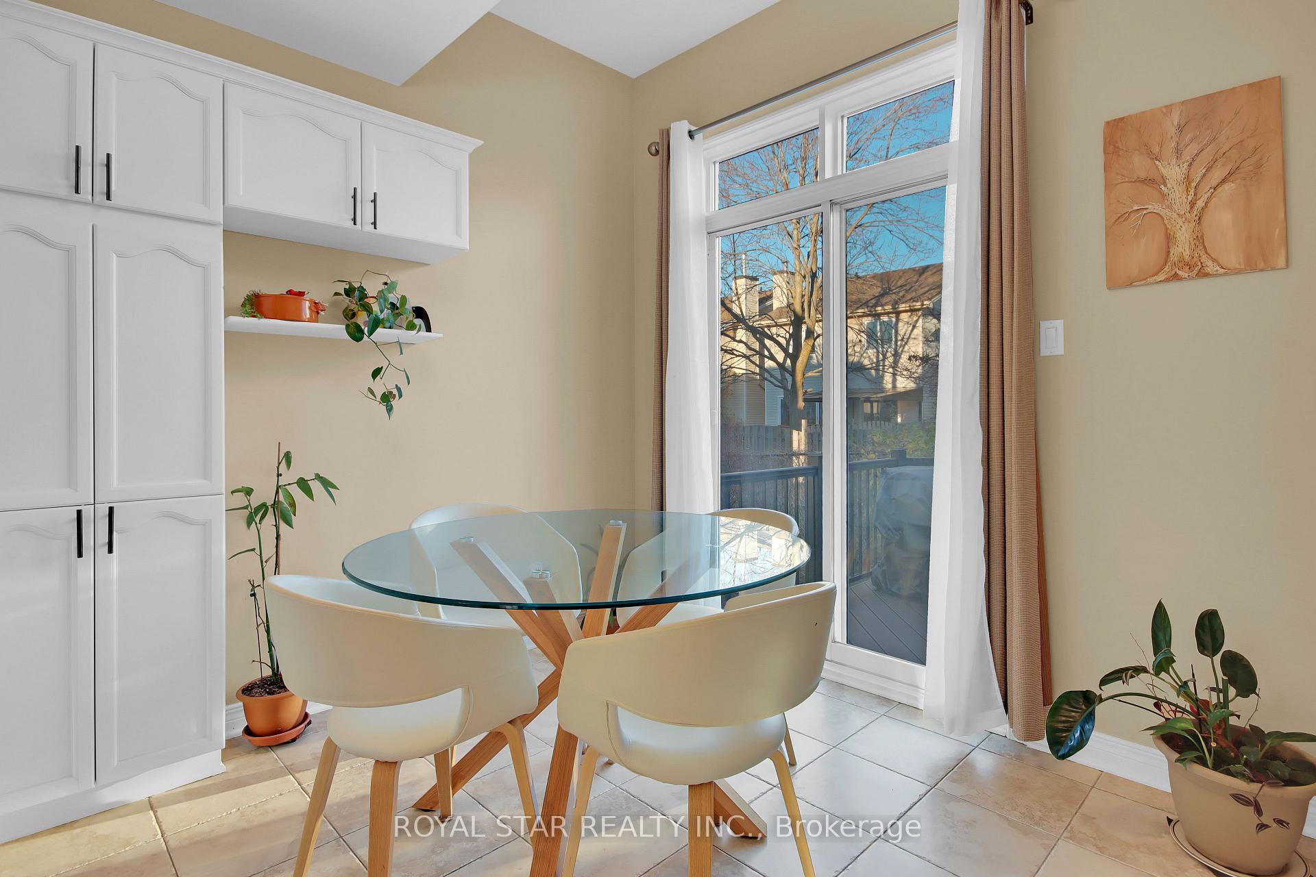 Photo 12 of 90 Longshire Circle, Ottawa, Barrhaven - Longfields — HOMEH