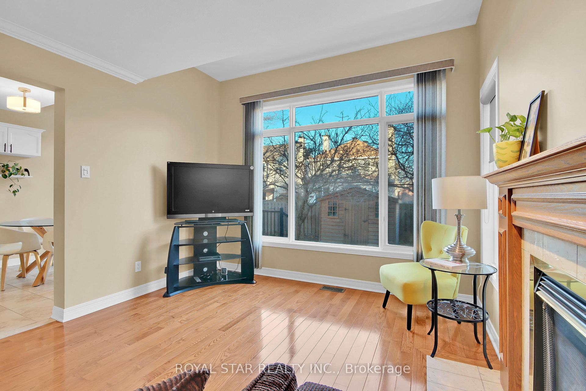 Photo 16 of 90 Longshire Circle, Ottawa, Barrhaven - Longfields — HOMEH