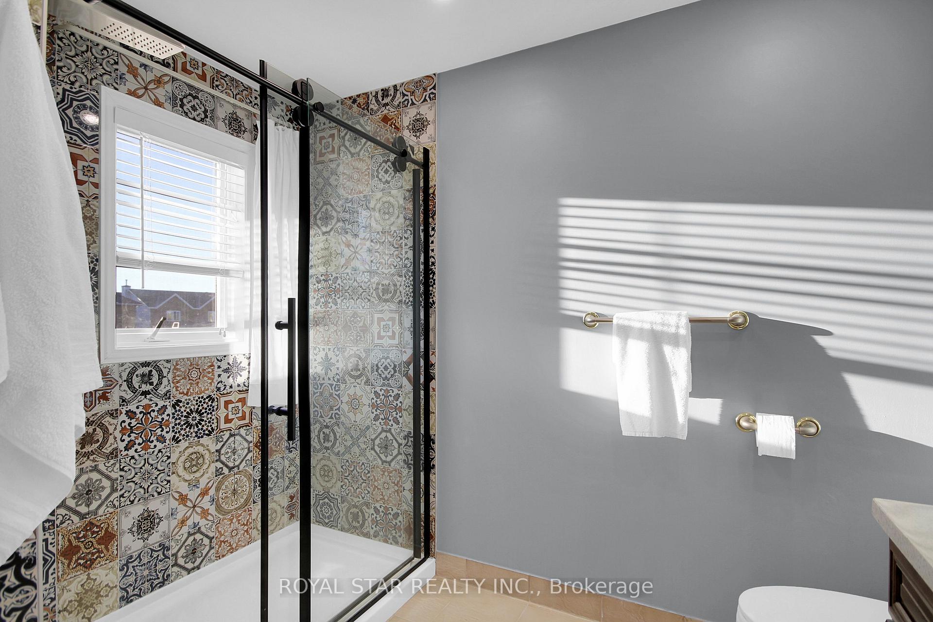 Photo 19 of 90 Longshire Circle, Ottawa, Barrhaven - Longfields — HOMEH