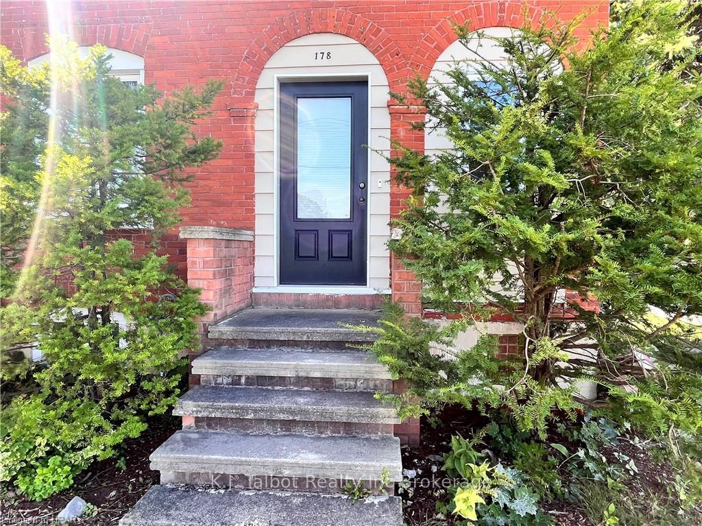 Photo 2 of 178 Gibbons Street, Goderich, Goderich (Town) — HOMEH