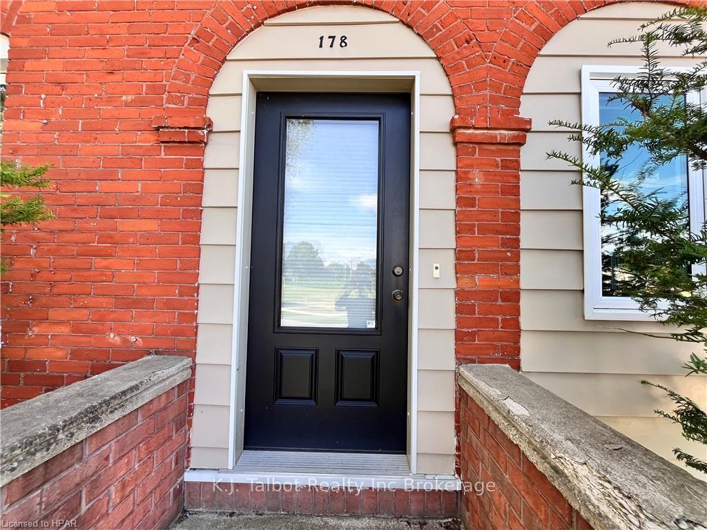 Photo 3 of 178 Gibbons Street, Goderich, Goderich (Town) — HOMEH
