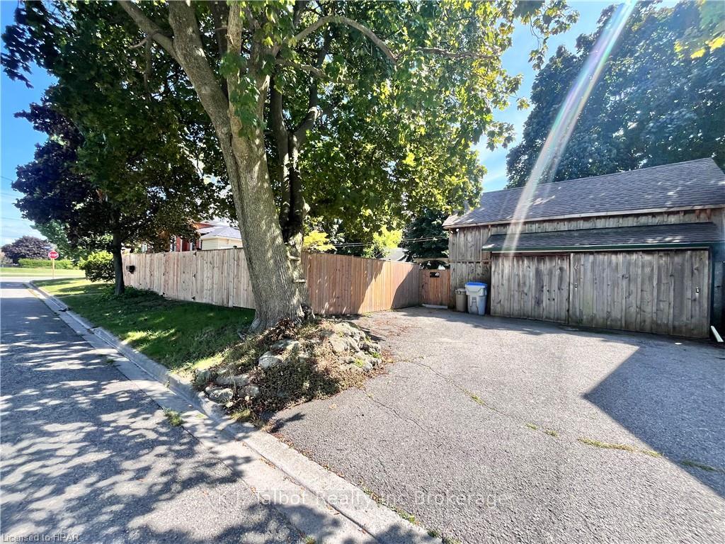 Photo 4 of 178 Gibbons Street, Goderich, Goderich (Town) — HOMEH
