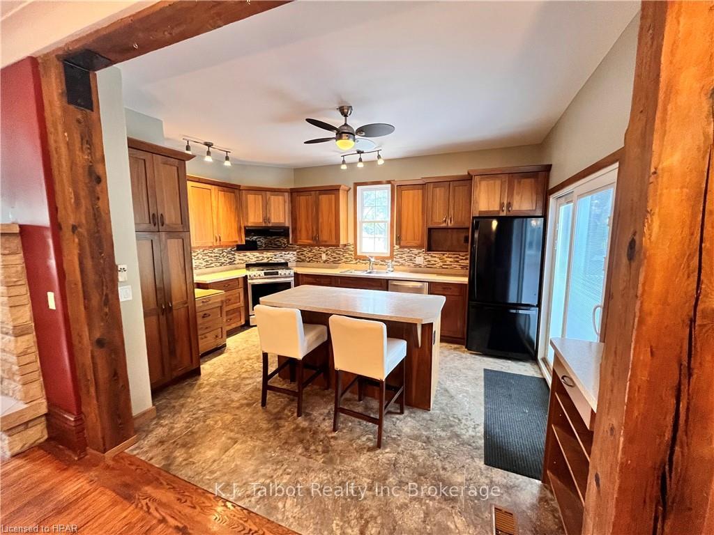 Photo 17 of 178 Gibbons Street, Goderich, Goderich (Town) — HOMEH