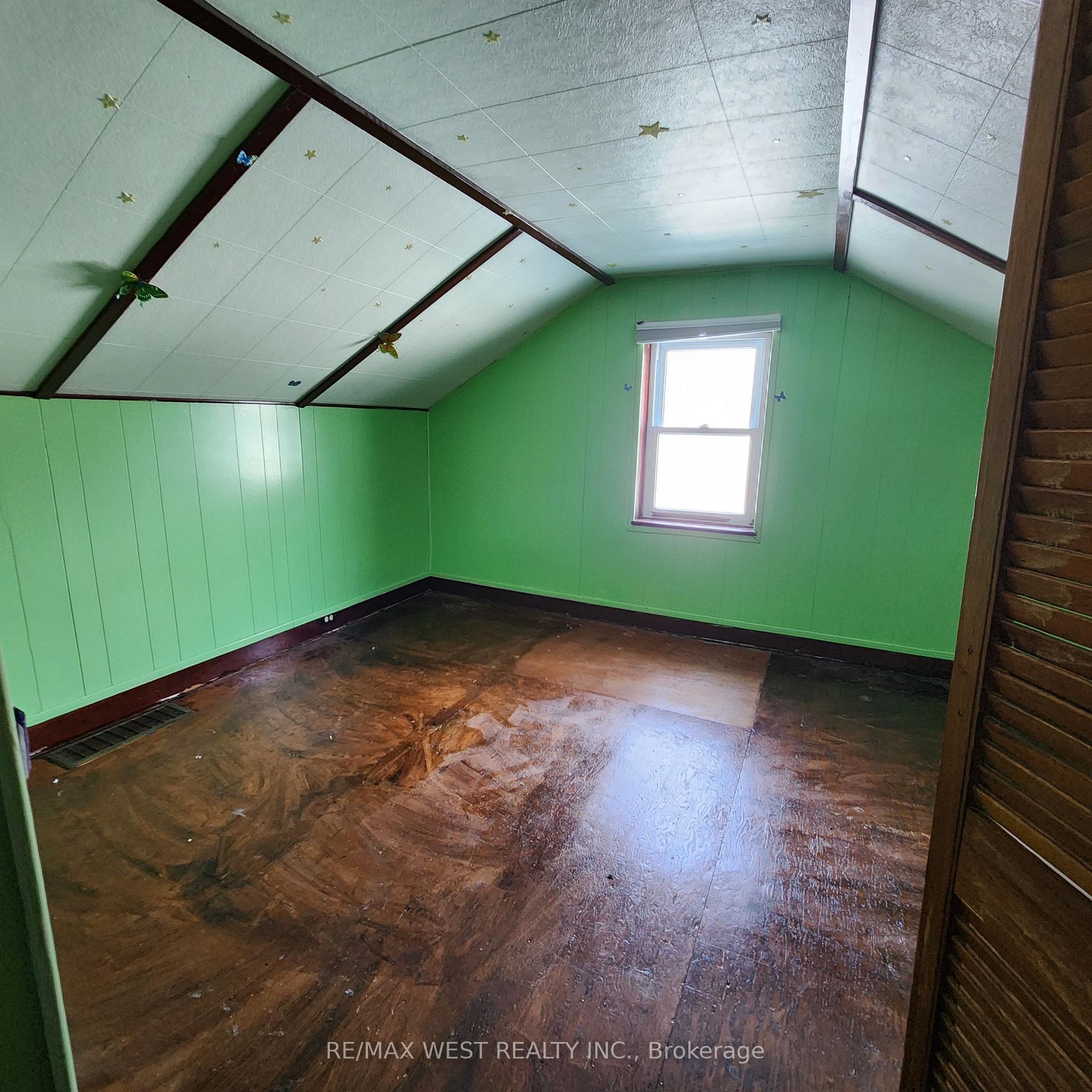 Photo 16 of 131 Station Street, Belleville, Belleville Ward — HOMEH