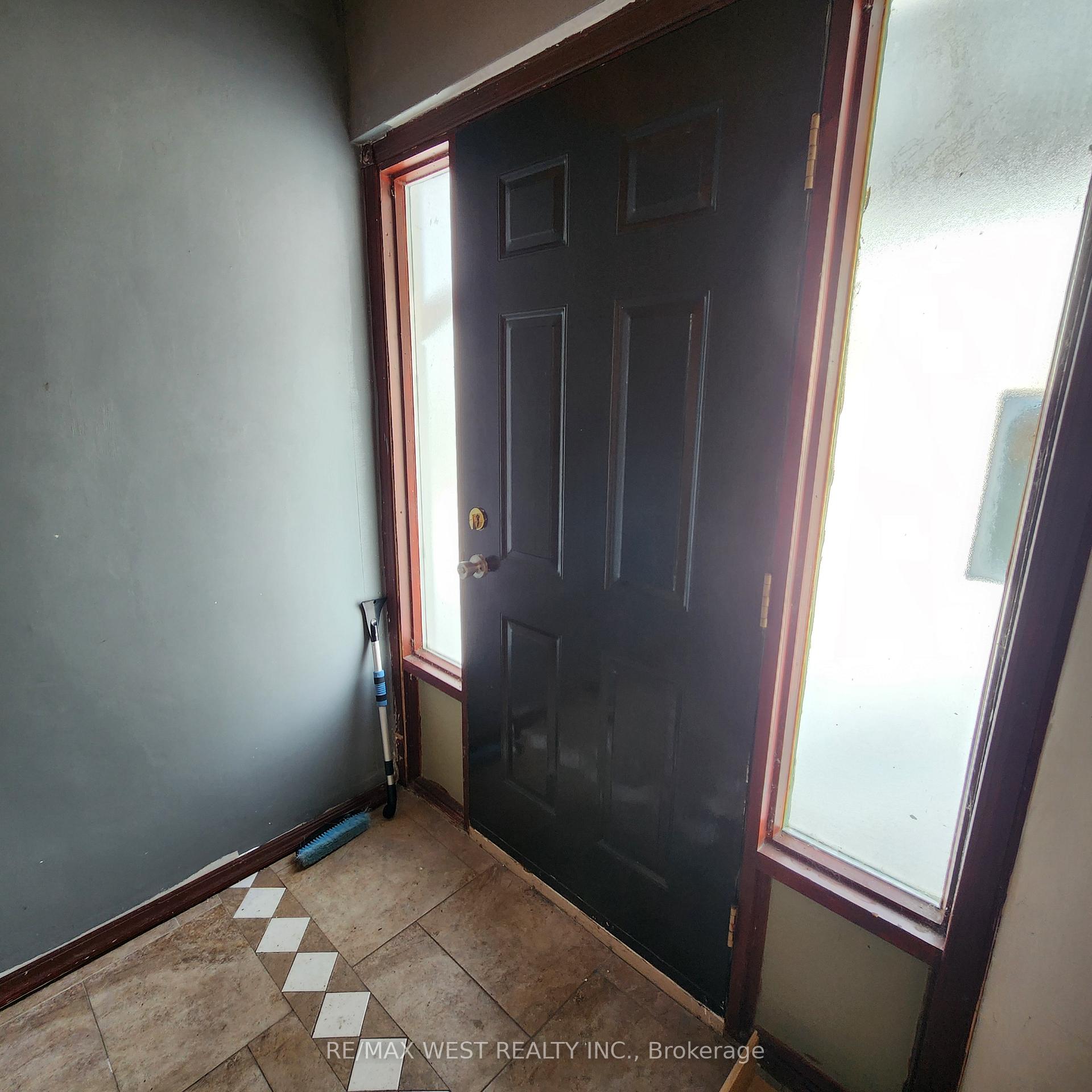 Photo 26 of 131 Station Street, Belleville, Belleville Ward — HOMEH