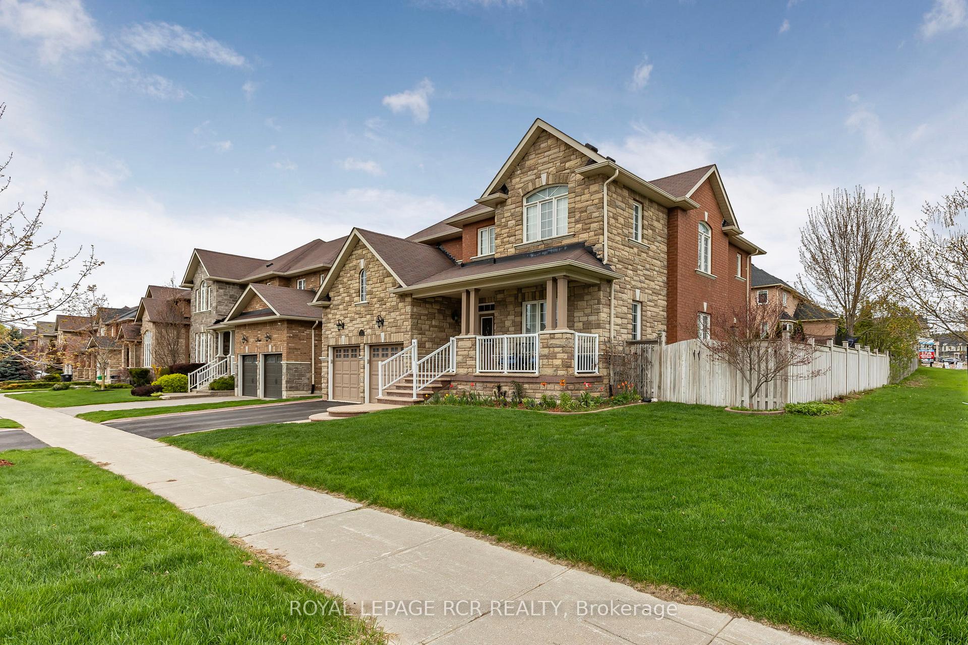 Photo 2 of 2 Littlebrook Lane, Caledon, Caledon East — HOMEH
