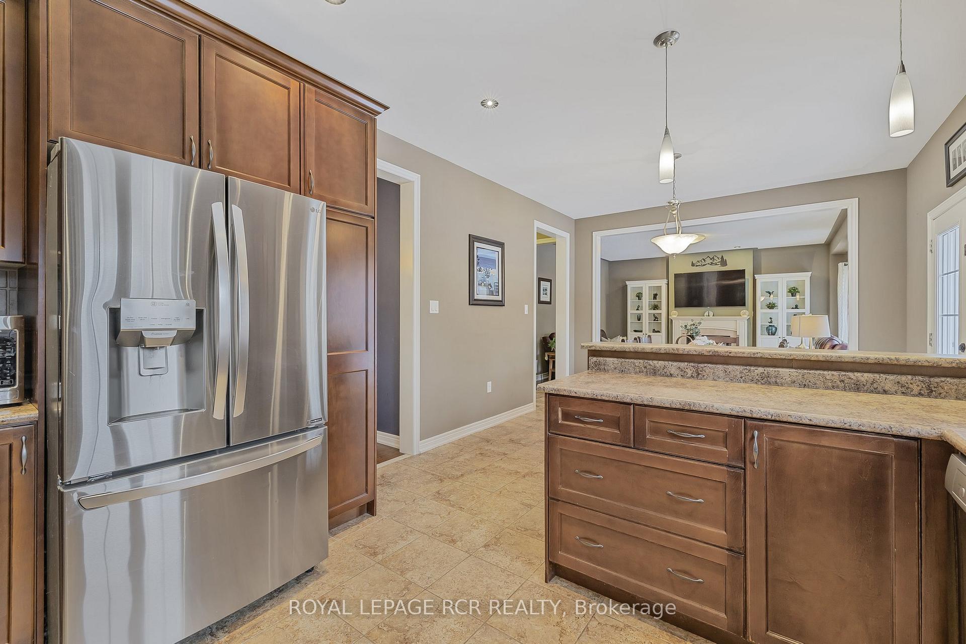 Photo 9 of 2 Littlebrook Lane, Caledon, Caledon East — HOMEH