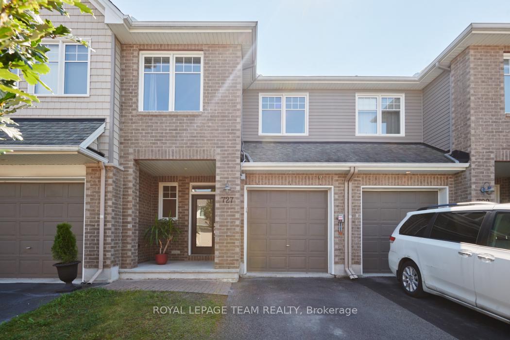 Photo 1 of 727 Hazelnut Crescent, Ottawa, Blossom Park/Kemp Park/Findlay Creek — HOMEH