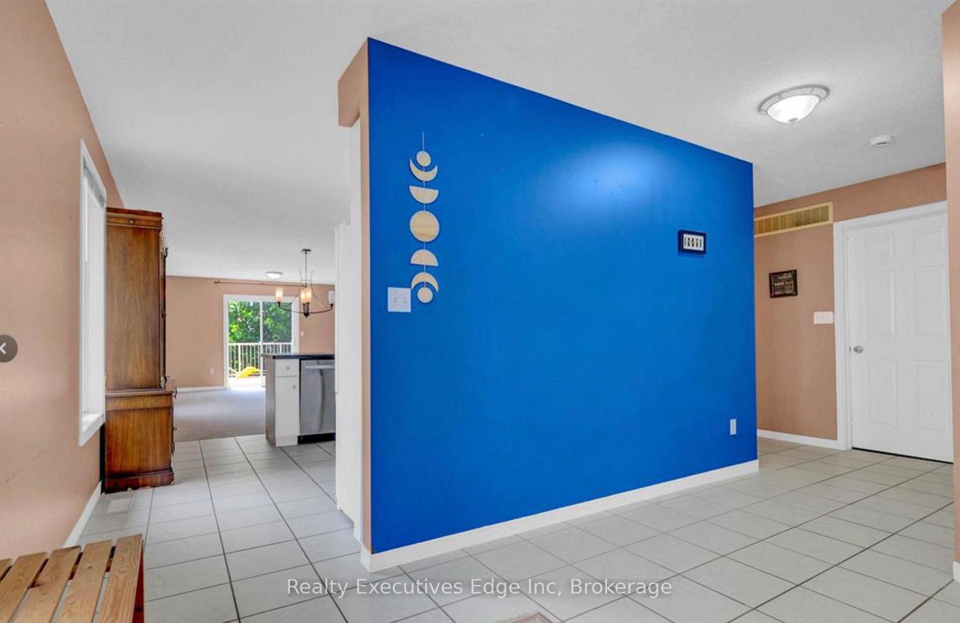 Photo 2 of Unit A, 276 Watson Parkway, Guelph, Grange Road — HOMEH