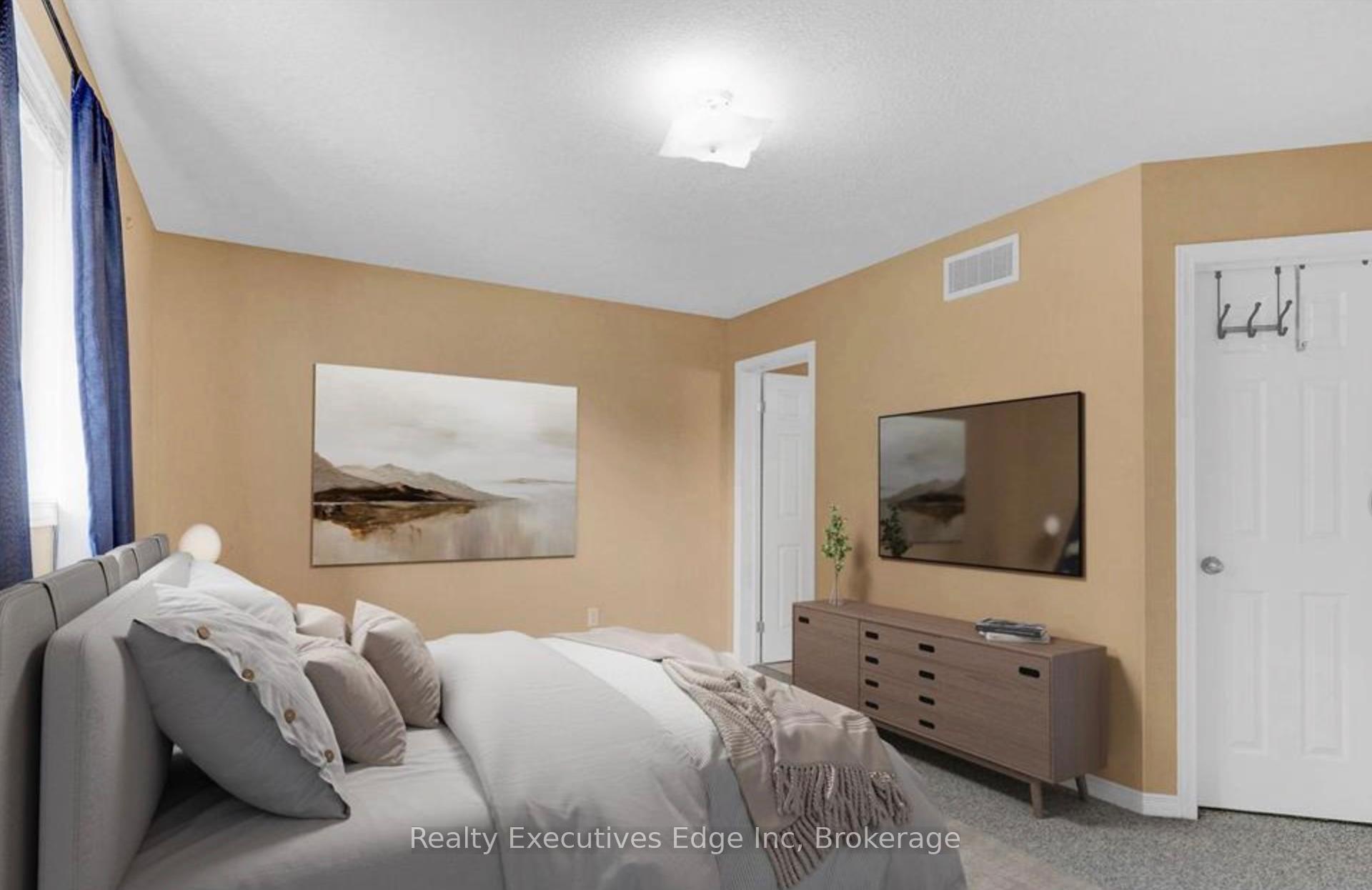 Photo 5 of Unit A, 276 Watson Parkway, Guelph, Grange Road — HOMEH