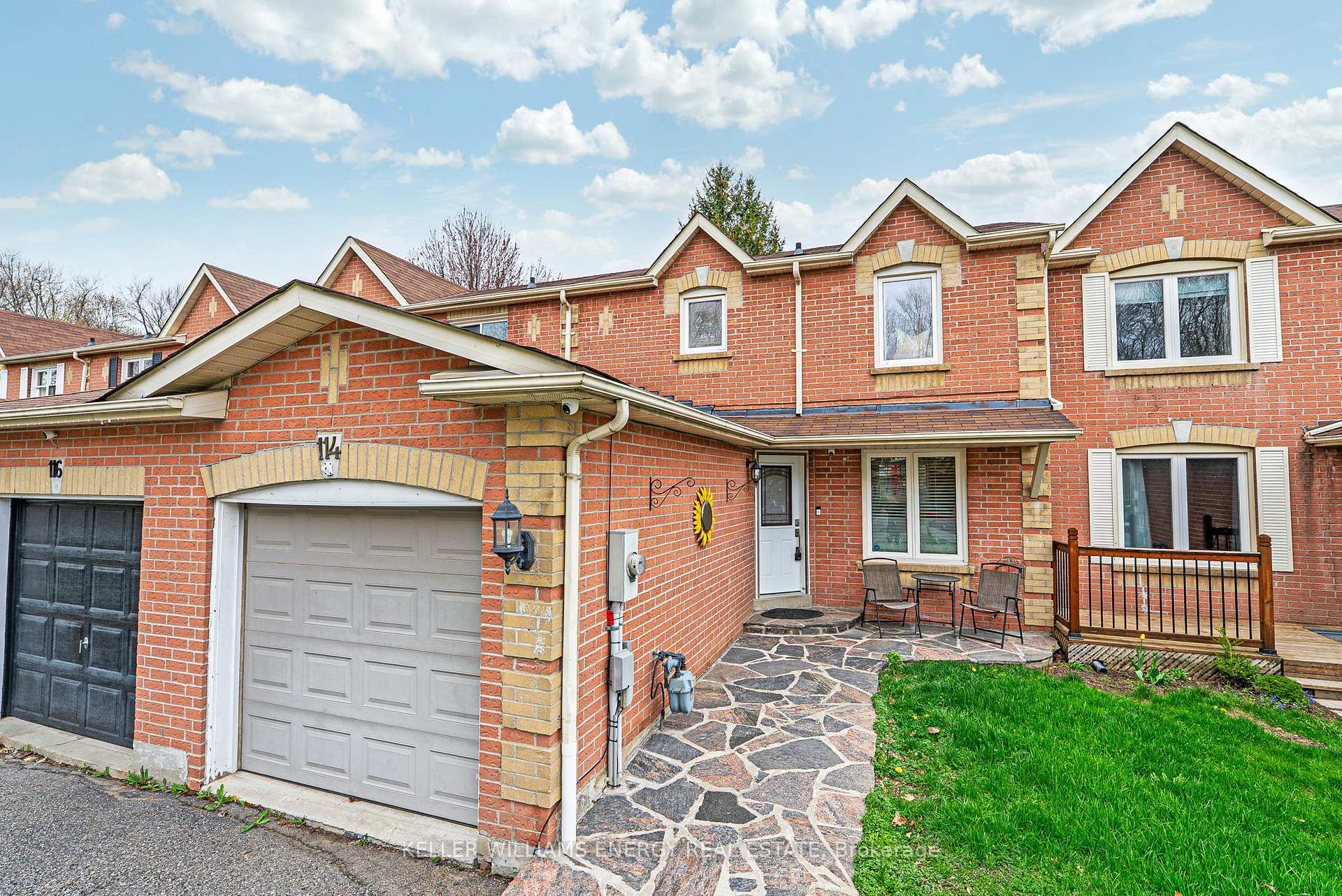 Photo 2 of 114 Yorkville Drive, Clarington, Courtice — HOMEH