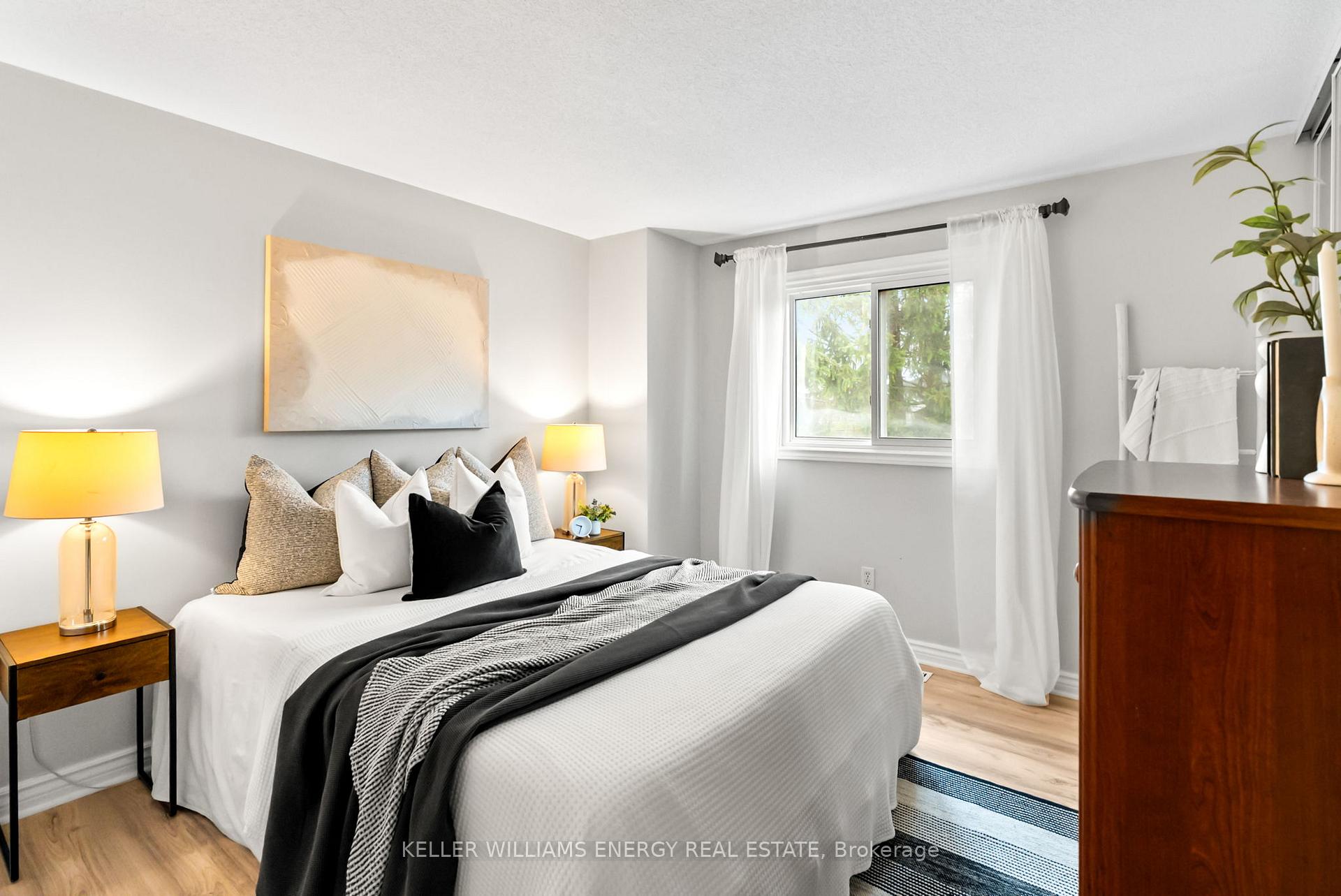 Photo 12 of 114 Yorkville Drive, Clarington, Courtice — HOMEH