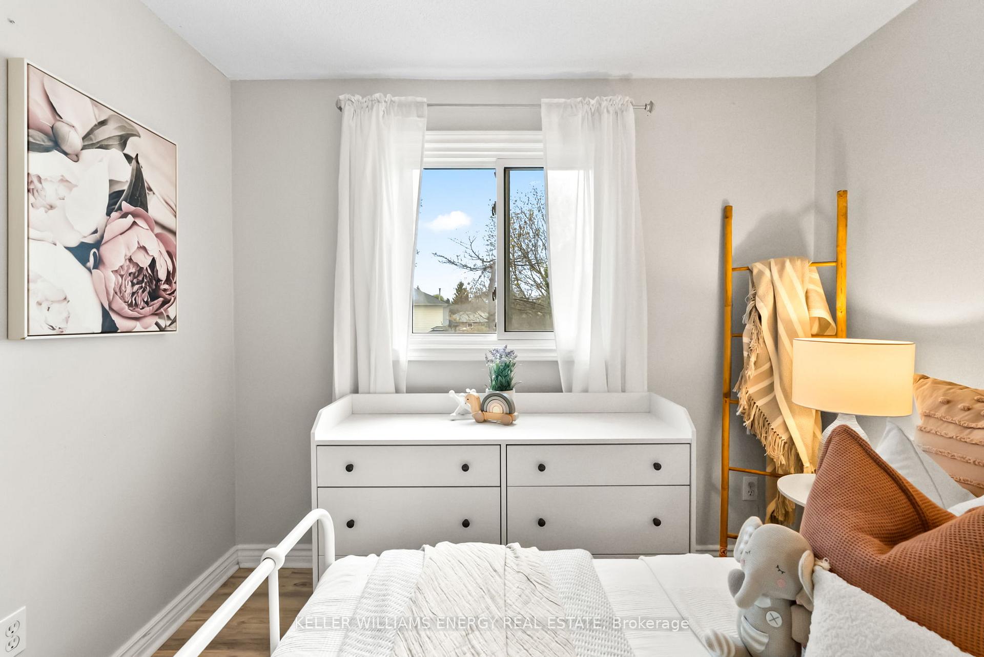 Photo 15 of 114 Yorkville Drive, Clarington, Courtice — HOMEH