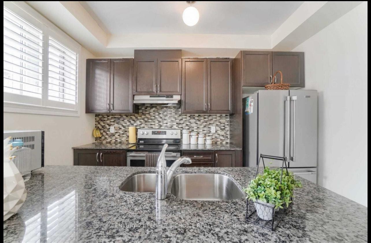 Photo 3 of Unit Upper, 61 New Pines Trail, Brampton, Heart Lake East — HOMEH
