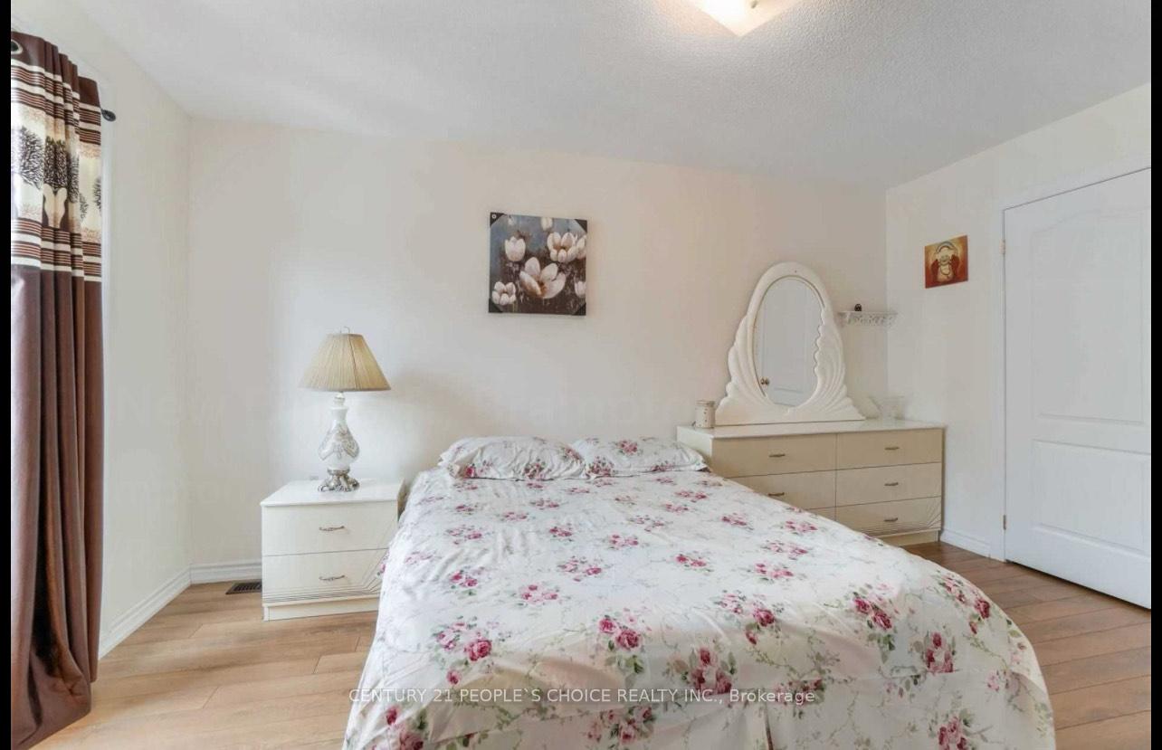 Photo 6 of Unit Upper, 61 New Pines Trail, Brampton, Heart Lake East — HOMEH