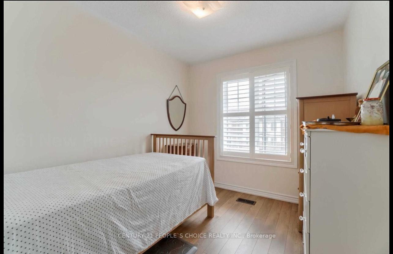 Photo 8 of Unit Upper, 61 New Pines Trail, Brampton, Heart Lake East — HOMEH