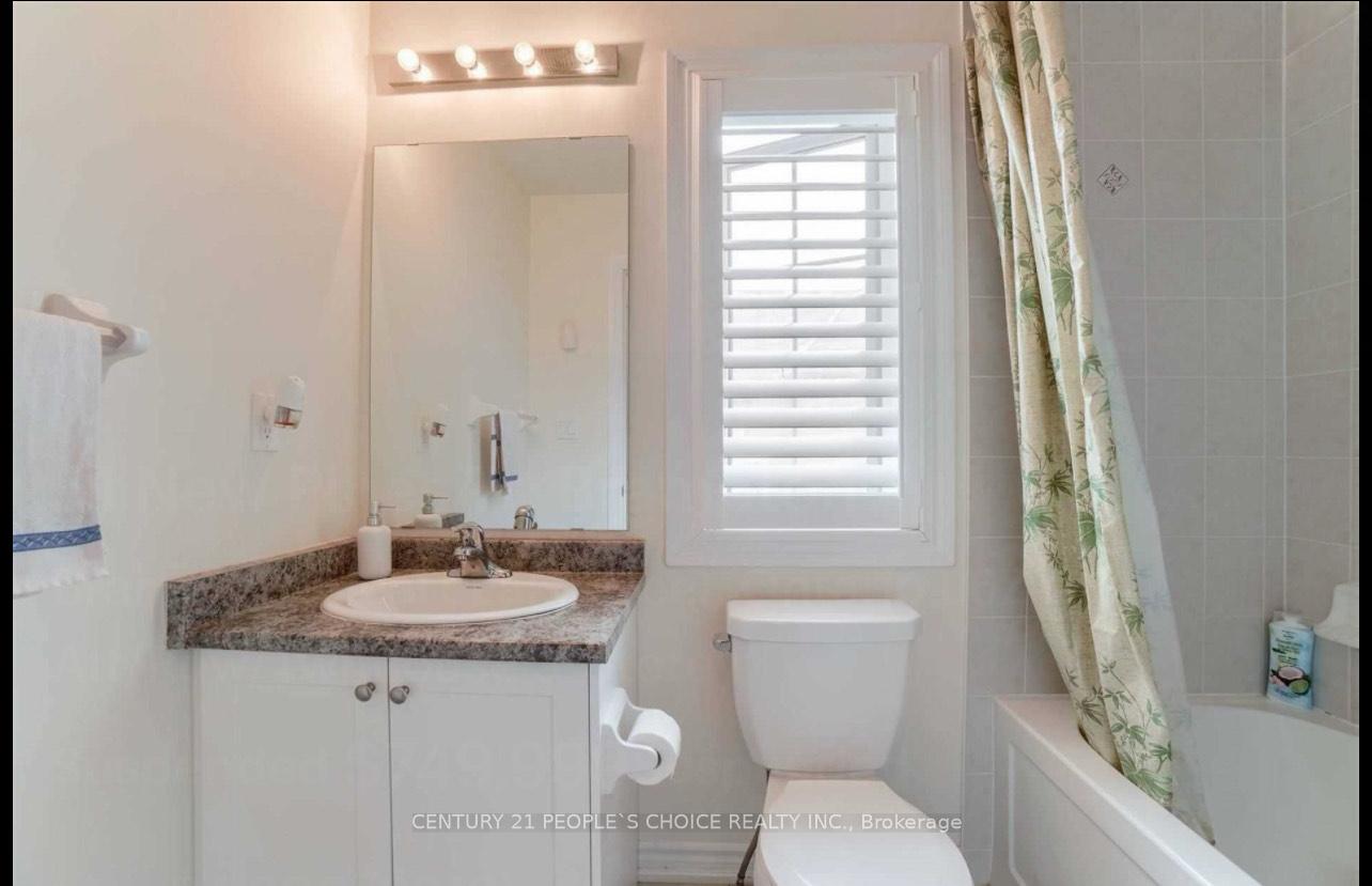 Photo 9 of Unit Upper, 61 New Pines Trail, Brampton, Heart Lake East — HOMEH