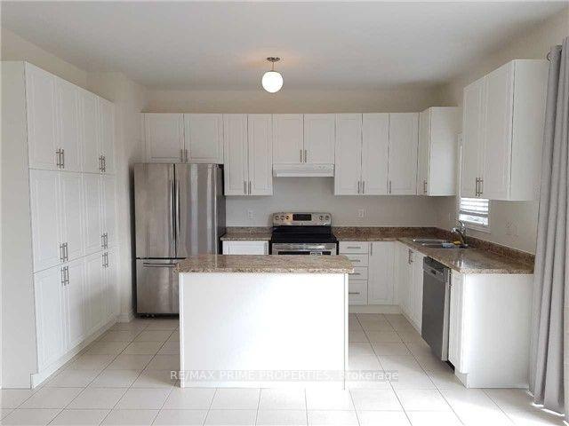 Photo 2 of 17 Robert Wilson Crescent, Georgina, Keswick South — HOMEH
