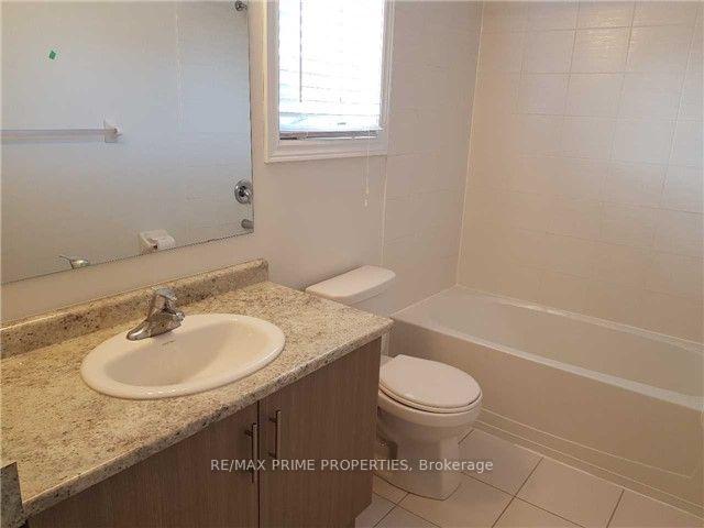 Photo 7 of 17 Robert Wilson Crescent, Georgina, Keswick South — HOMEH