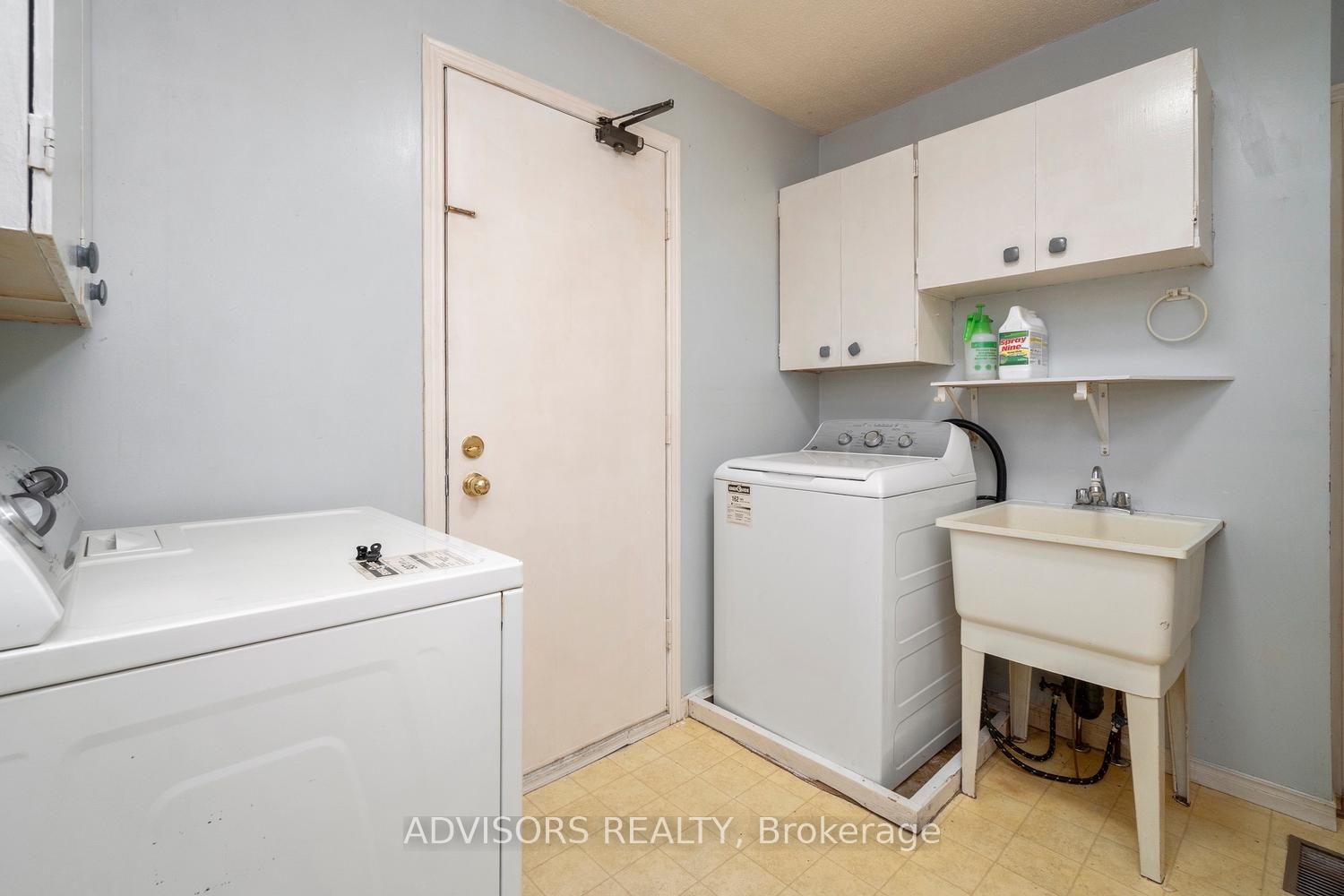 Photo 16 of 3428 Bristol Drive, Burlington, Palmer — HOMEH
