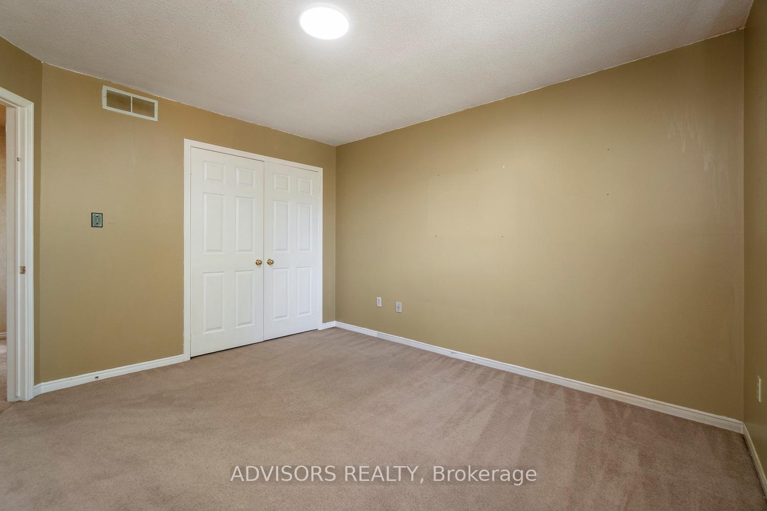 Photo 25 of 3428 Bristol Drive, Burlington, Palmer — HOMEH