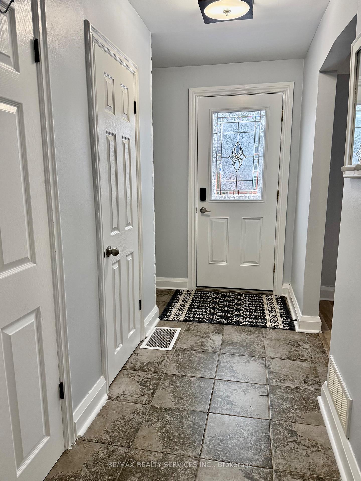 Photo 2 of Unit Upper, 145 Brantdale Avenue, Hamilton, Southam — HOMEH