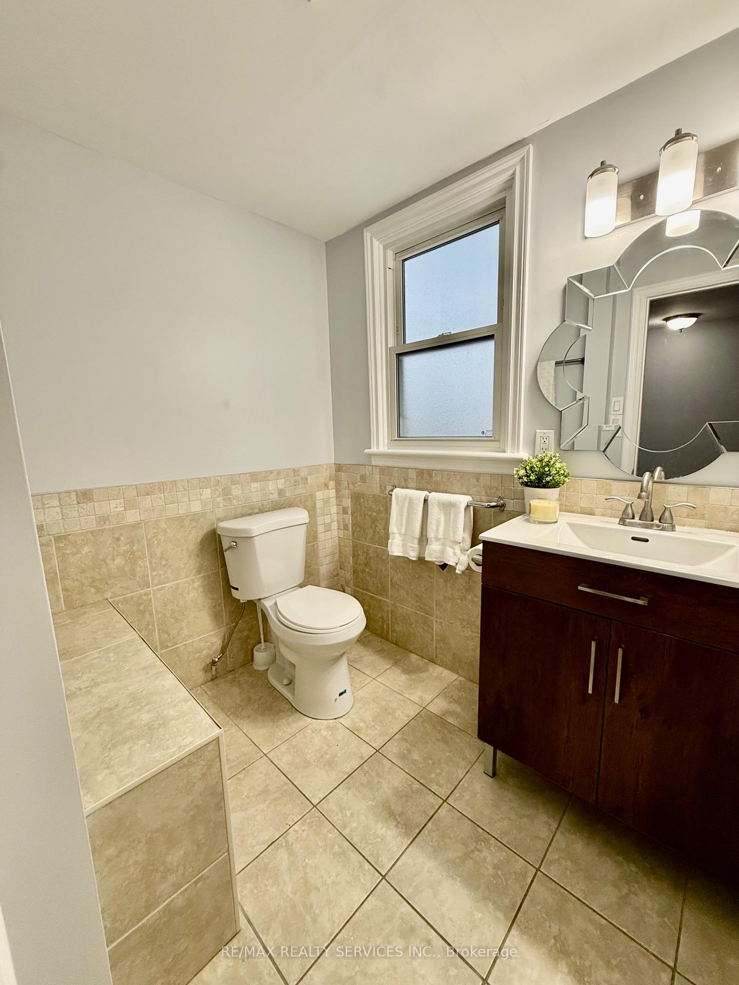 Photo 13 of Unit Upper, 145 Brantdale Avenue, Hamilton, Southam — HOMEH
