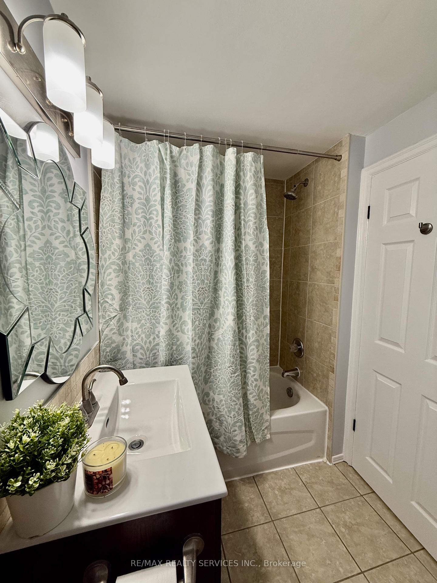 Photo 14 of Unit Upper, 145 Brantdale Avenue, Hamilton, Southam — HOMEH