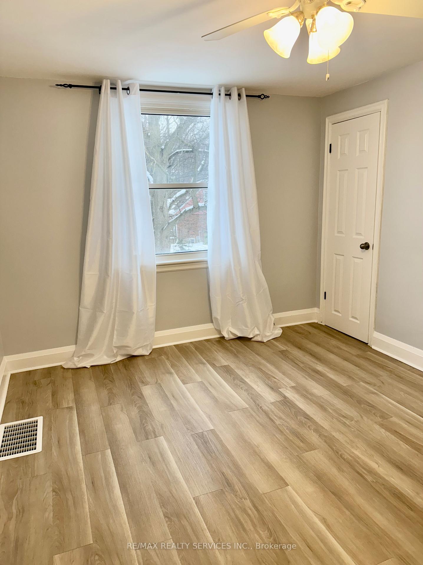 Photo 21 of Unit Upper, 145 Brantdale Avenue, Hamilton, Southam — HOMEH