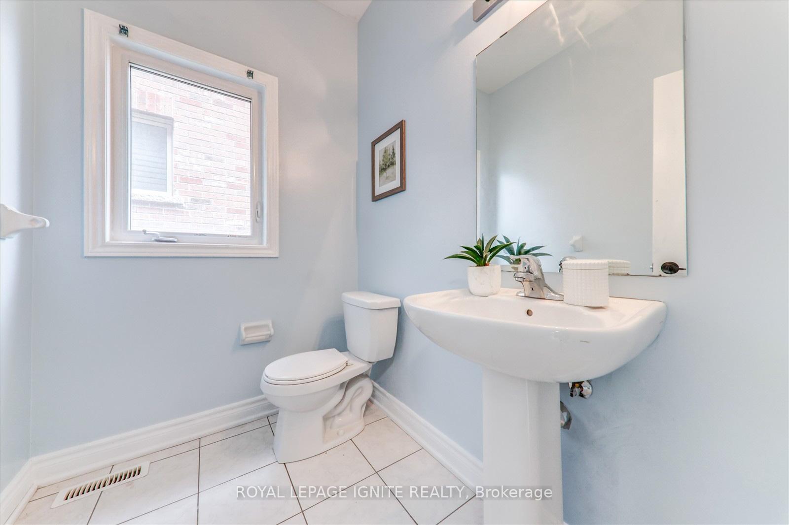Photo 9 of 26 Willoughby Place, Clarington, Bowmanville — HOMEH