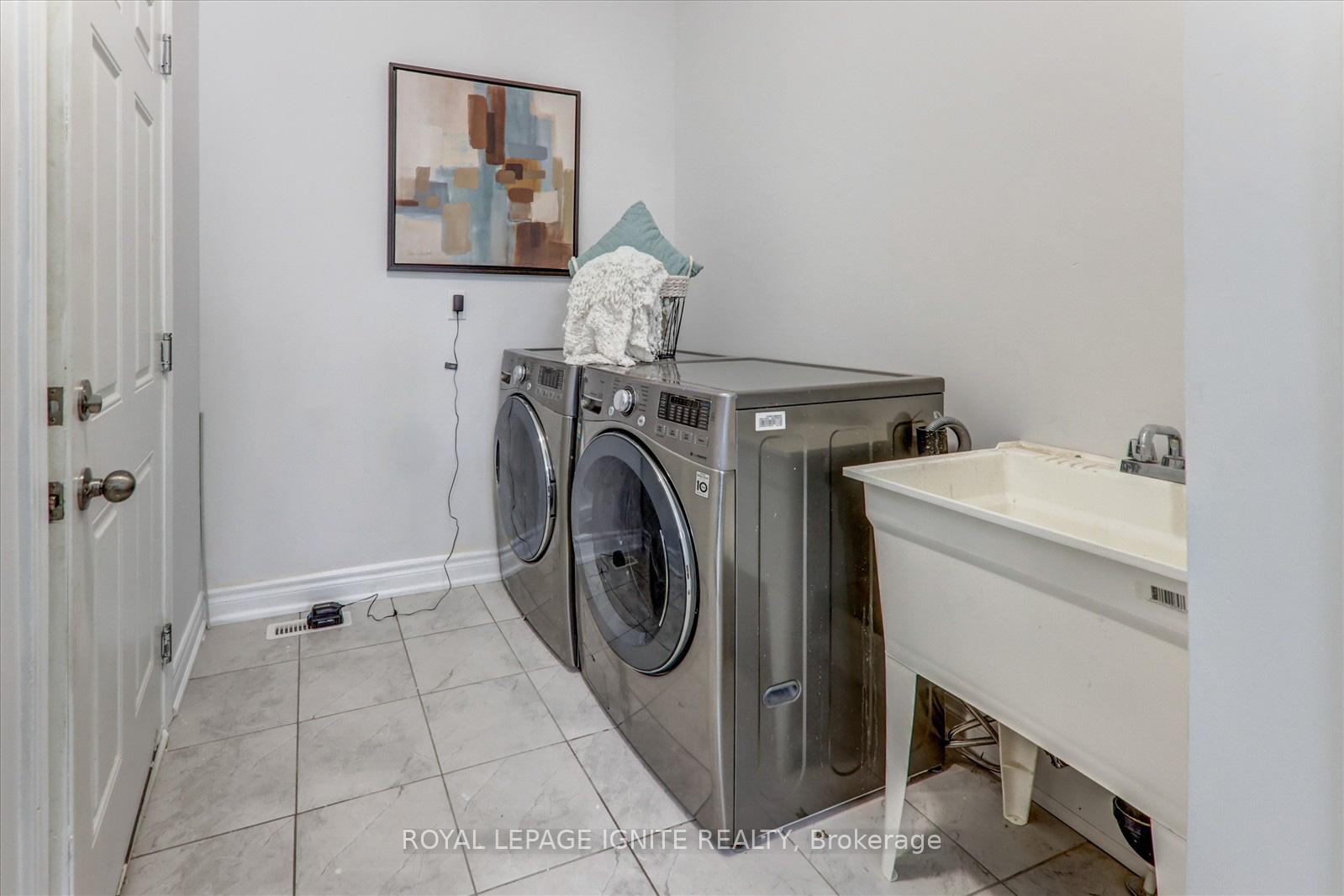 Photo 10 of 26 Willoughby Place, Clarington, Bowmanville — HOMEH