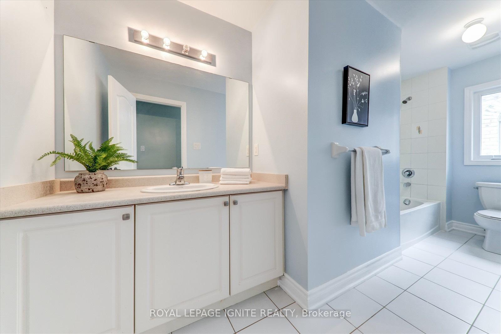 Photo 19 of 26 Willoughby Place, Clarington, Bowmanville — HOMEH