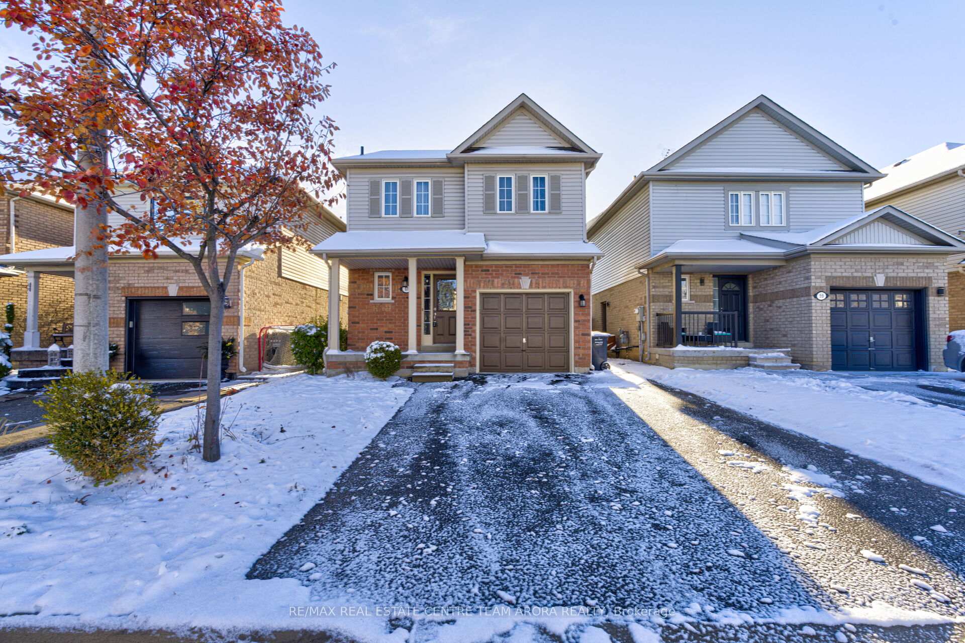 Photo 3 of 61 Ridgemore Crescent, Brampton, Fletcher's Meadow — HOMEH