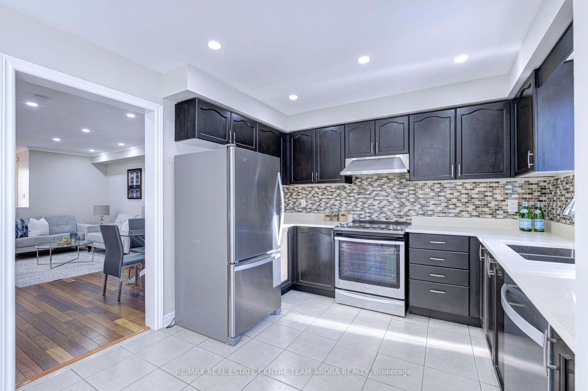 Photo 17 of 61 Ridgemore Crescent, Brampton, Fletcher's Meadow — HOMEH
