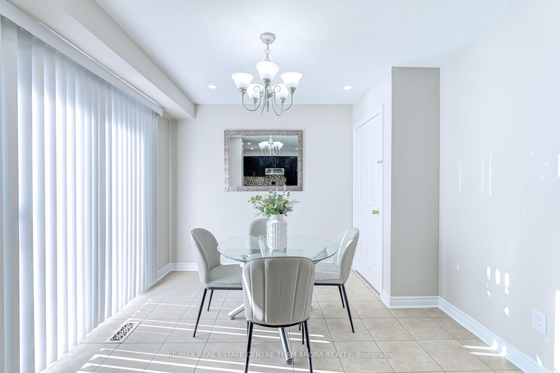 Photo 20 of 61 Ridgemore Crescent, Brampton, Fletcher's Meadow — HOMEH