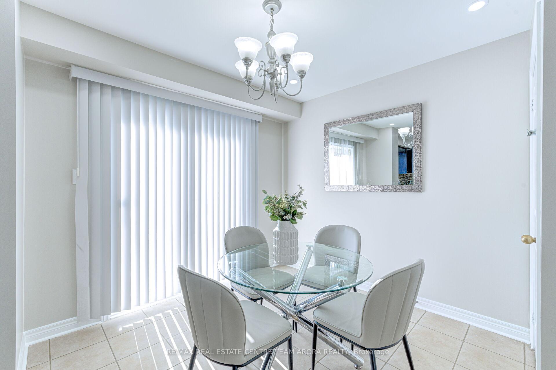Photo 21 of 61 Ridgemore Crescent, Brampton, Fletcher's Meadow — HOMEH