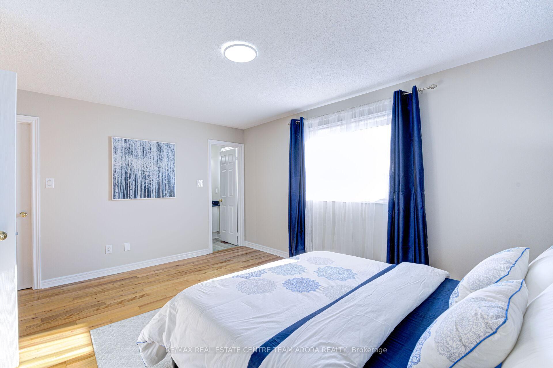Photo 30 of 61 Ridgemore Crescent, Brampton, Fletcher's Meadow — HOMEH