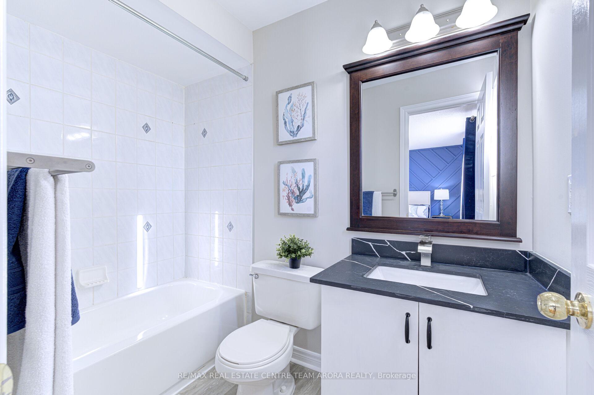 Photo 31 of 61 Ridgemore Crescent, Brampton, Fletcher's Meadow — HOMEH
