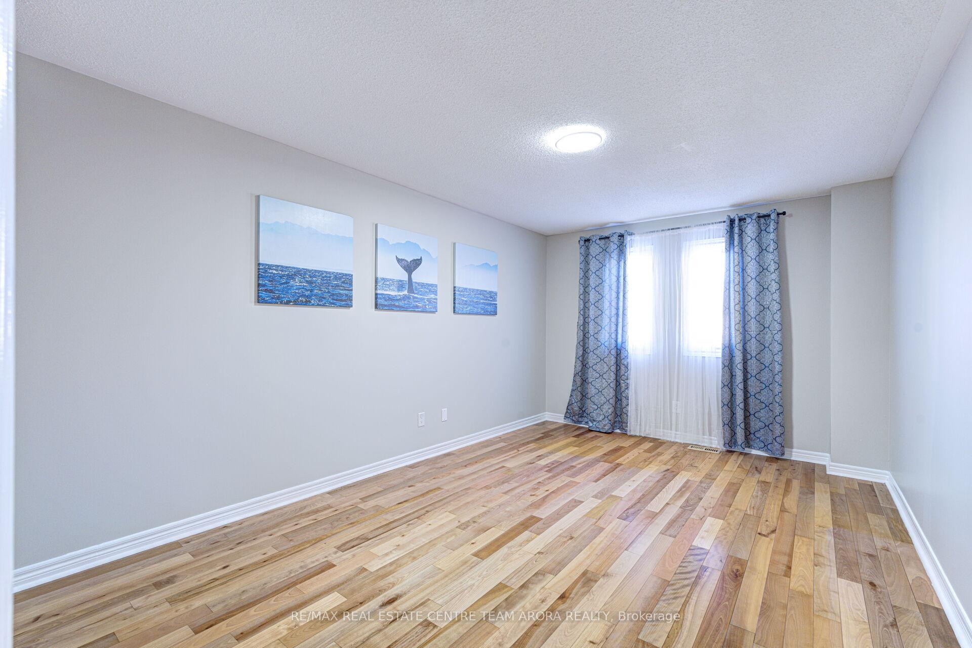 Photo 35 of 61 Ridgemore Crescent, Brampton, Fletcher's Meadow — HOMEH