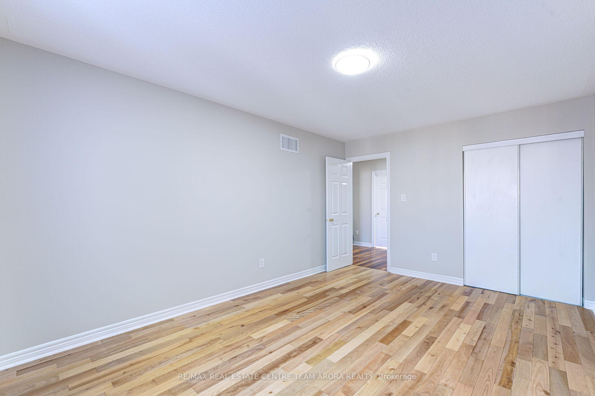 Photo 36 of 61 Ridgemore Crescent, Brampton, Fletcher's Meadow — HOMEH