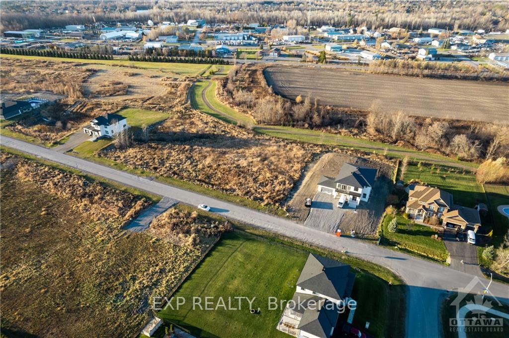 Photo 2 of 6830 Still Meadow Way, Ottawa, Greely — HOMEH