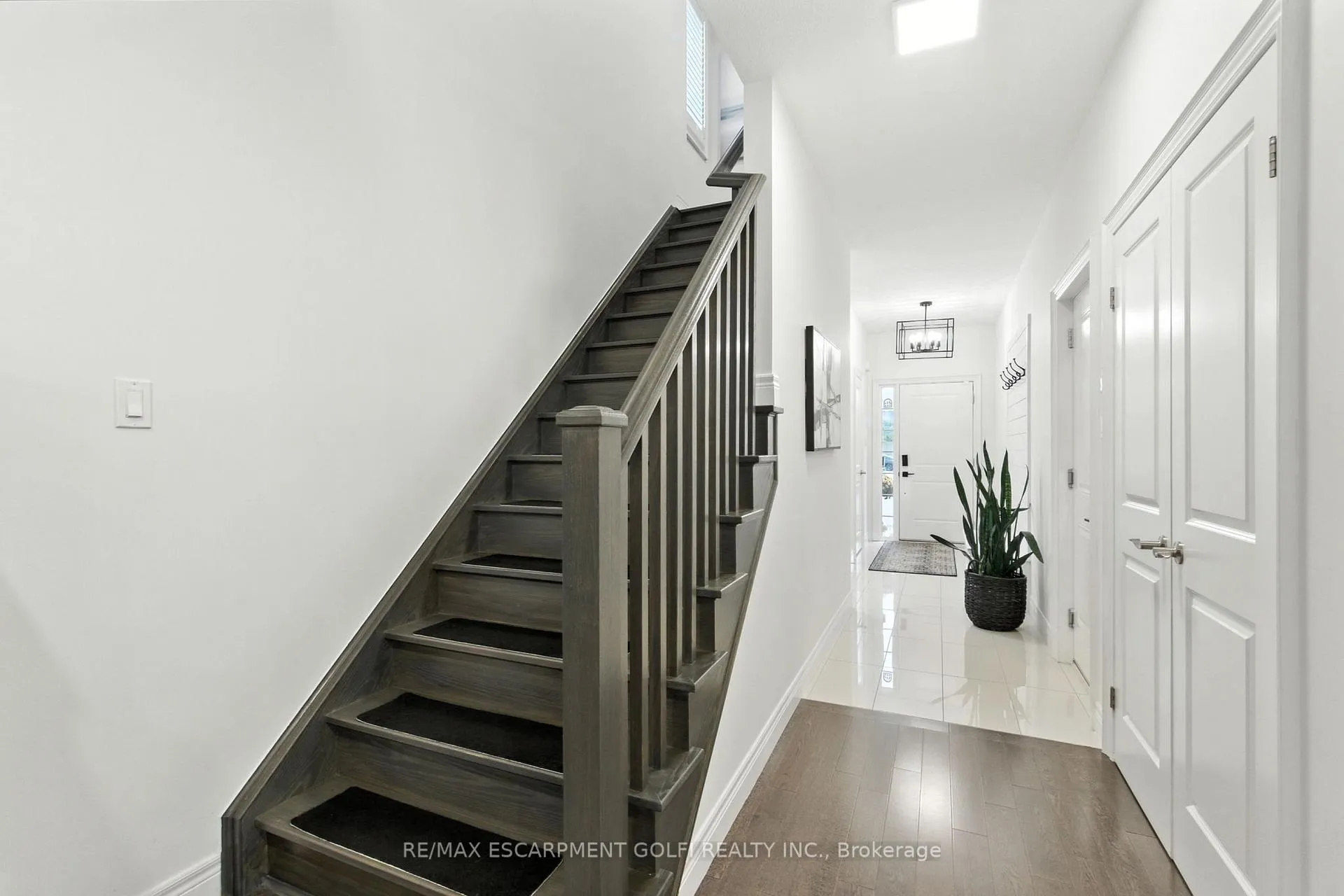 Photo 251 of 70 Dunrobin Lane, Grimsby, Grimsby Beach — HOMEH