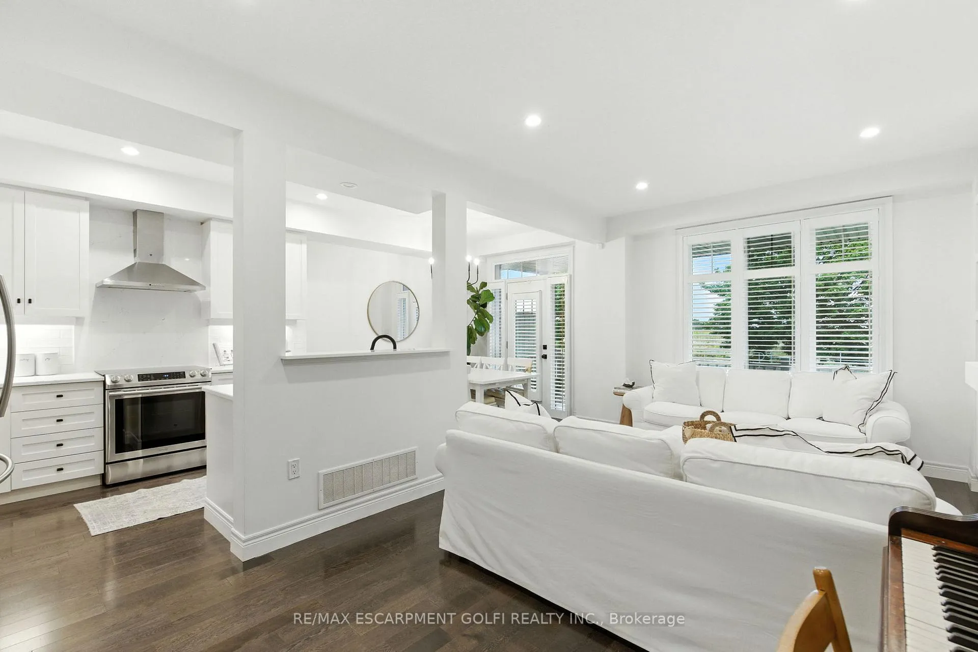 Photo 260 of 70 Dunrobin Lane, Grimsby, Grimsby Beach — HOMEH