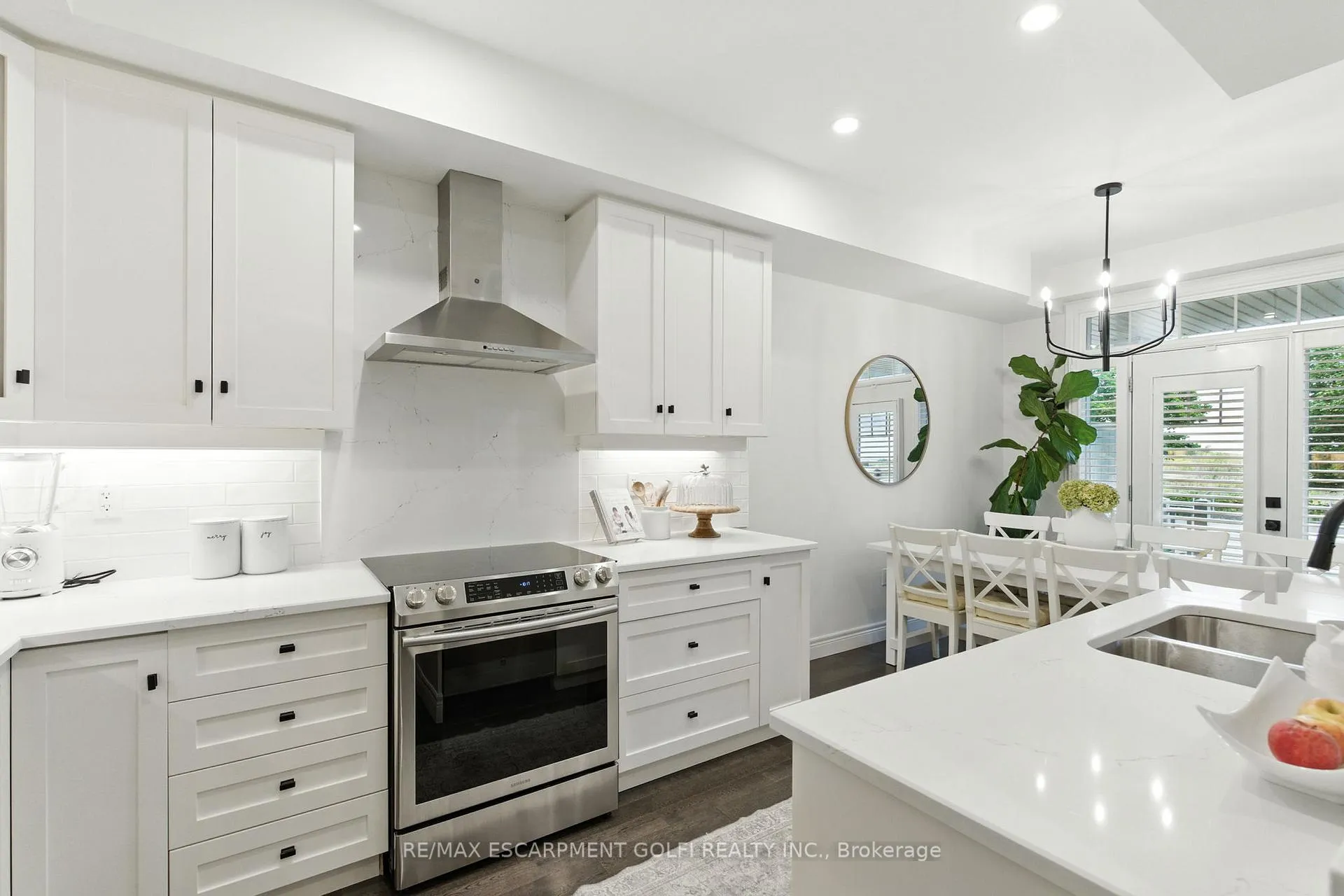 Photo 390 of 70 Dunrobin Lane, Grimsby, Grimsby Beach — HOMEH