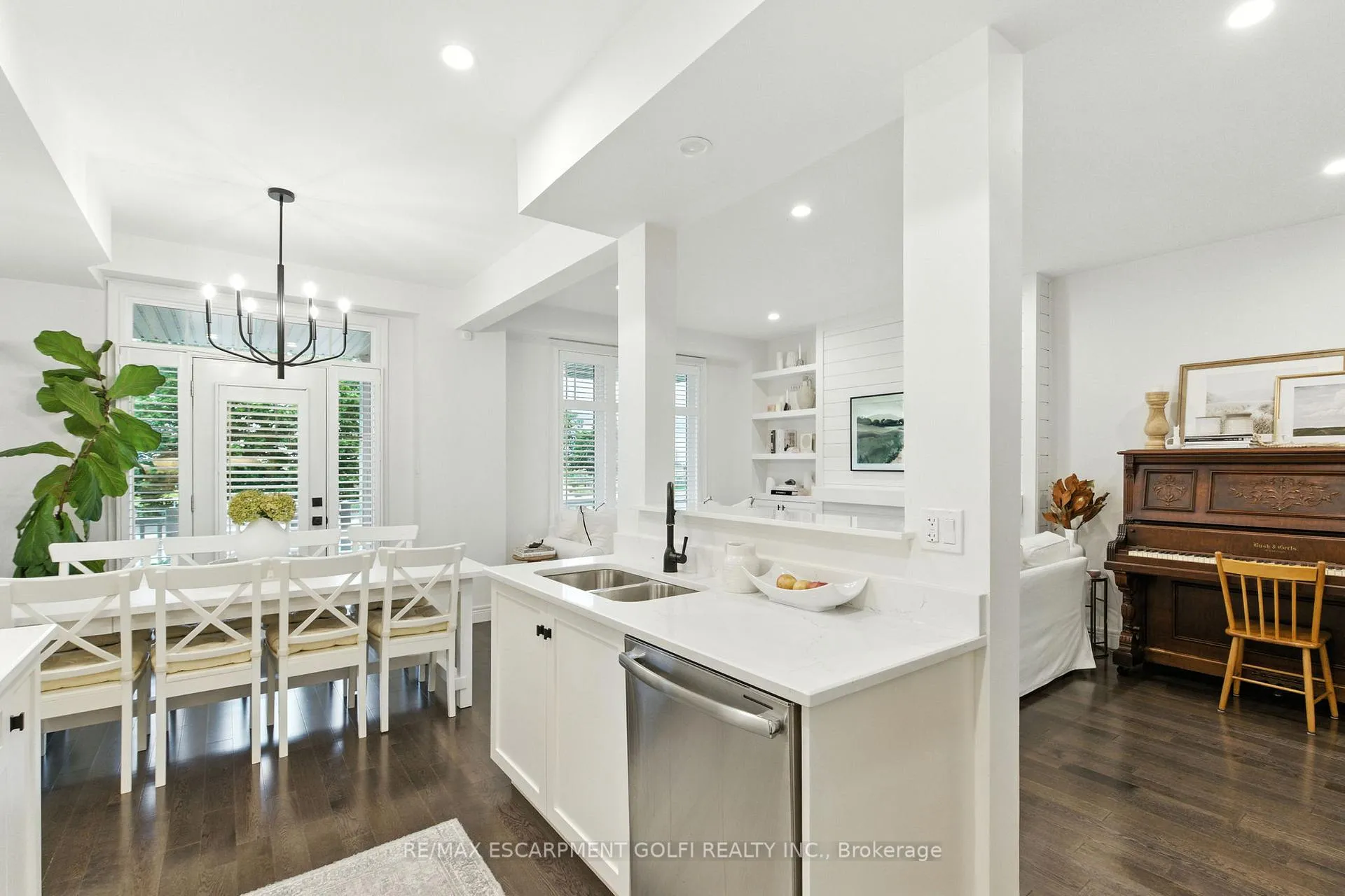 Photo 417 of 70 Dunrobin Lane, Grimsby, Grimsby Beach — HOMEH