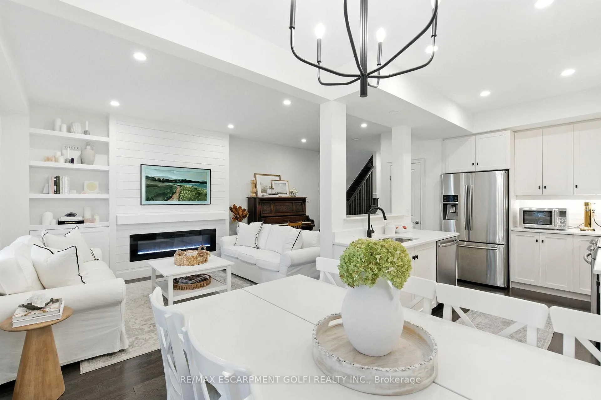 Photo 537 of 70 Dunrobin Lane, Grimsby, Grimsby Beach — HOMEH