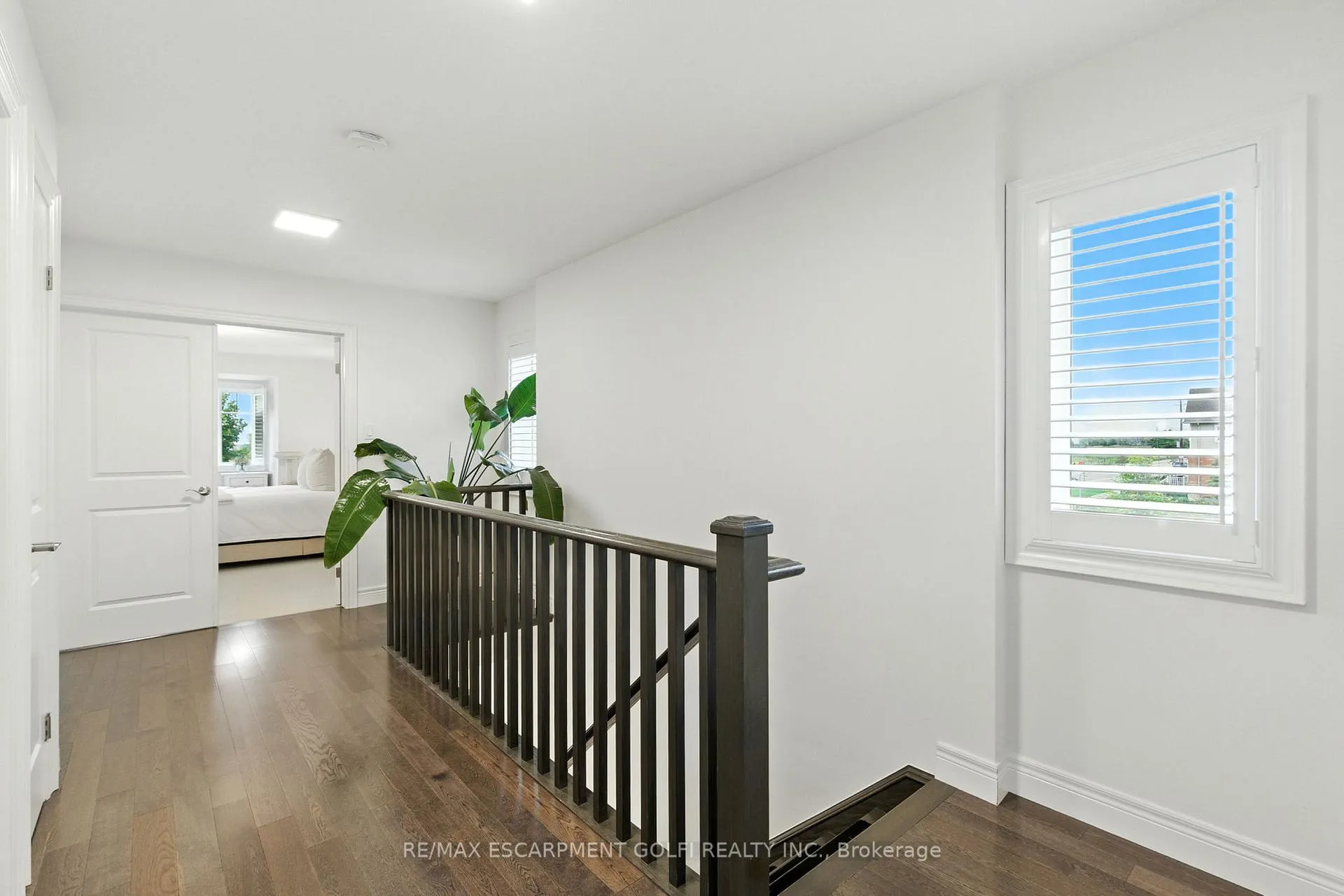 Photo 549 of 70 Dunrobin Lane, Grimsby, Grimsby Beach — HOMEH