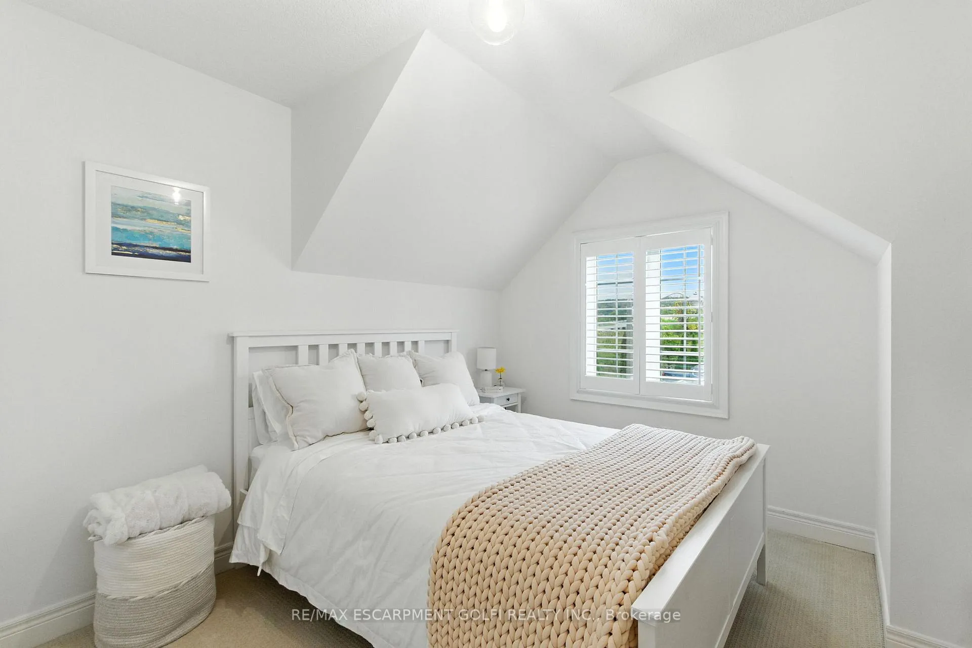 Photo 573 of 70 Dunrobin Lane, Grimsby, Grimsby Beach — HOMEH
