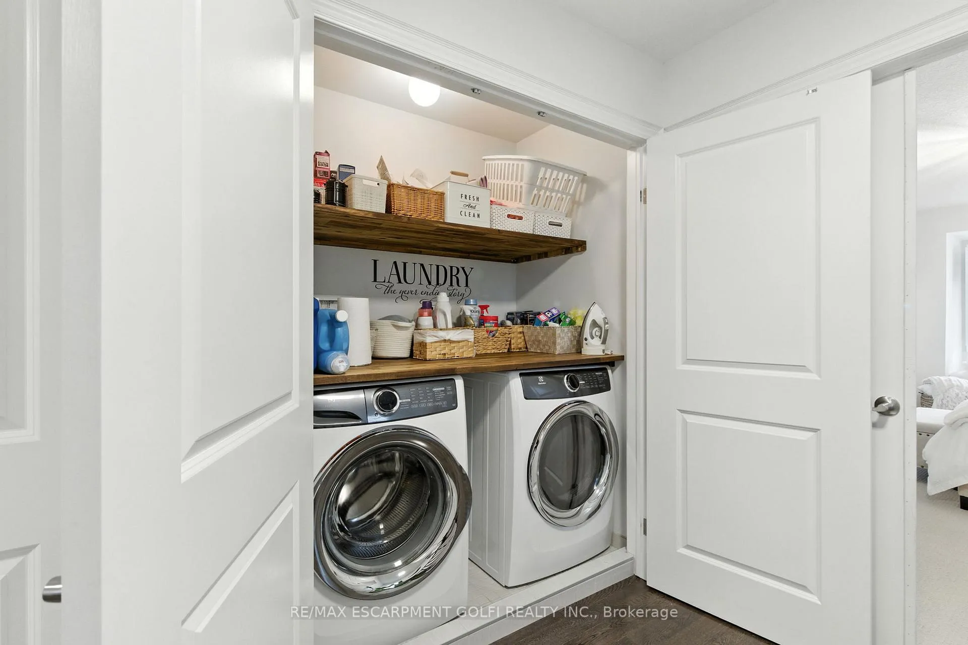 Photo 652 of 70 Dunrobin Lane, Grimsby, Grimsby Beach — HOMEH